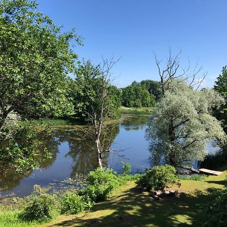 Viesu Nams Juras Sapni Hotel Dundaga Bagian luar foto