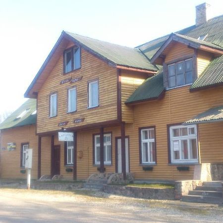 Viesu Nams Juras Sapni Hotel Dundaga Bagian luar foto