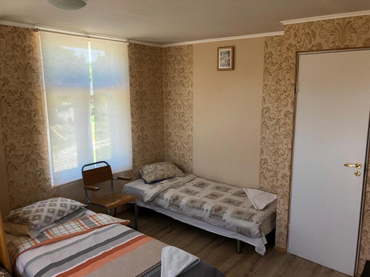 Viesu Nams Juras Sapni Hotel Dundaga Bagian luar foto