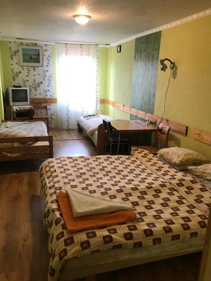 Viesu Nams Juras Sapni Hotel Dundaga Bagian luar foto